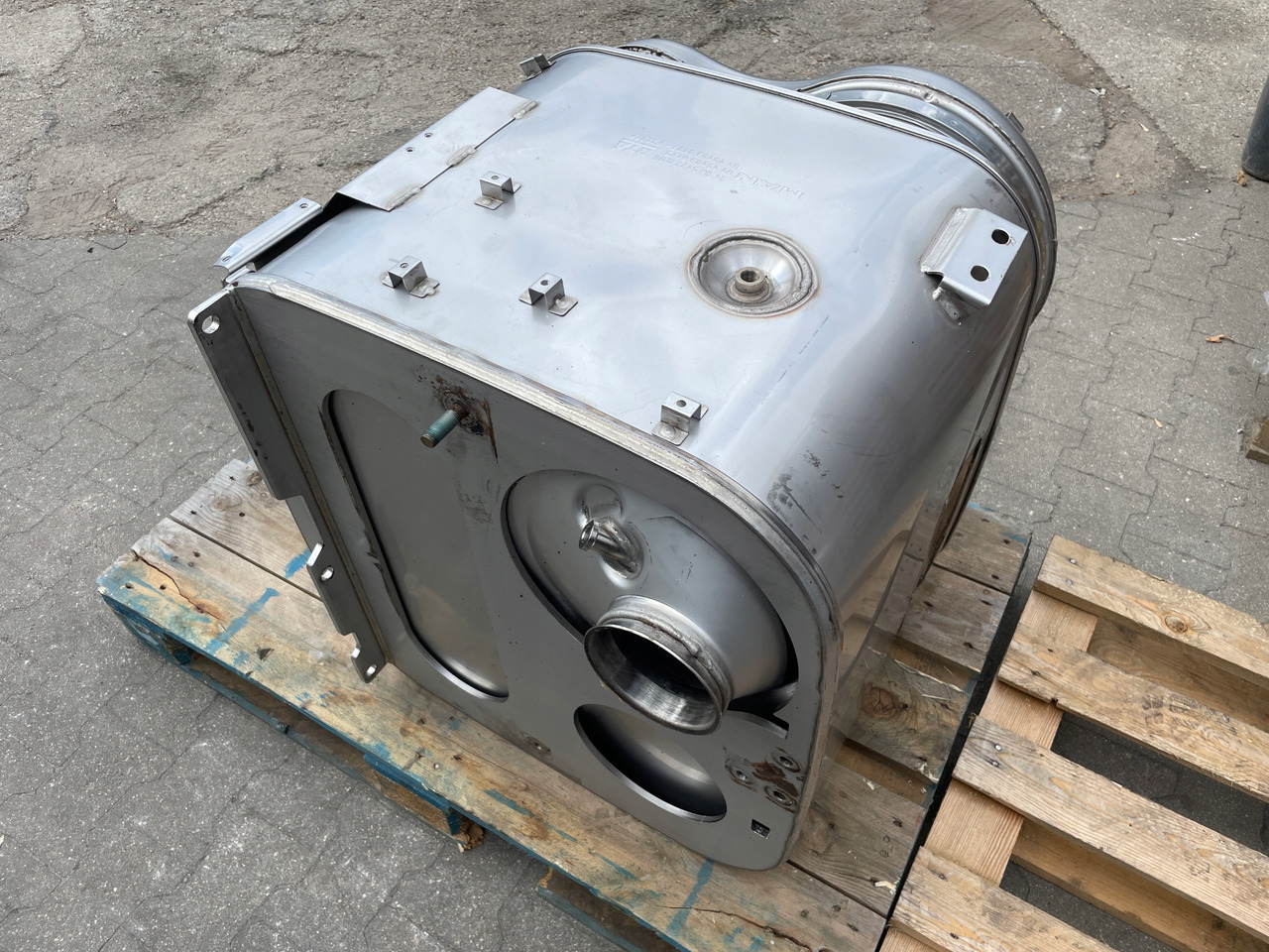 KATALIZATOR MAN TGX TGS EURO 6 DPF TŁUMIK WYDECH 81151036115 - محول حفاز - شاحنة: صورة 4 KATALIZATOR MAN TGX TGS EURO 6 DPF TŁUMIK WYDECH 81151036115 - محول حفاز - شاحنة: صورة 4