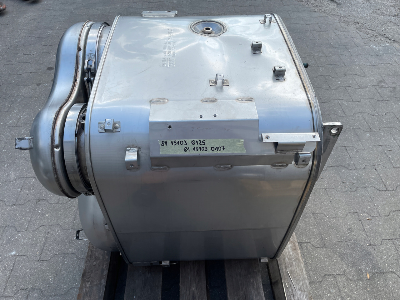 KATALIZATOR MAN TGX TGS EURO 6 DPF TŁUMIK WYDECH 81151036125 - محول حفاز: صورة 2 KATALIZATOR MAN TGX TGS EURO 6 DPF TŁUMIK WYDECH 81151036125 - محول حفاز: صورة 2