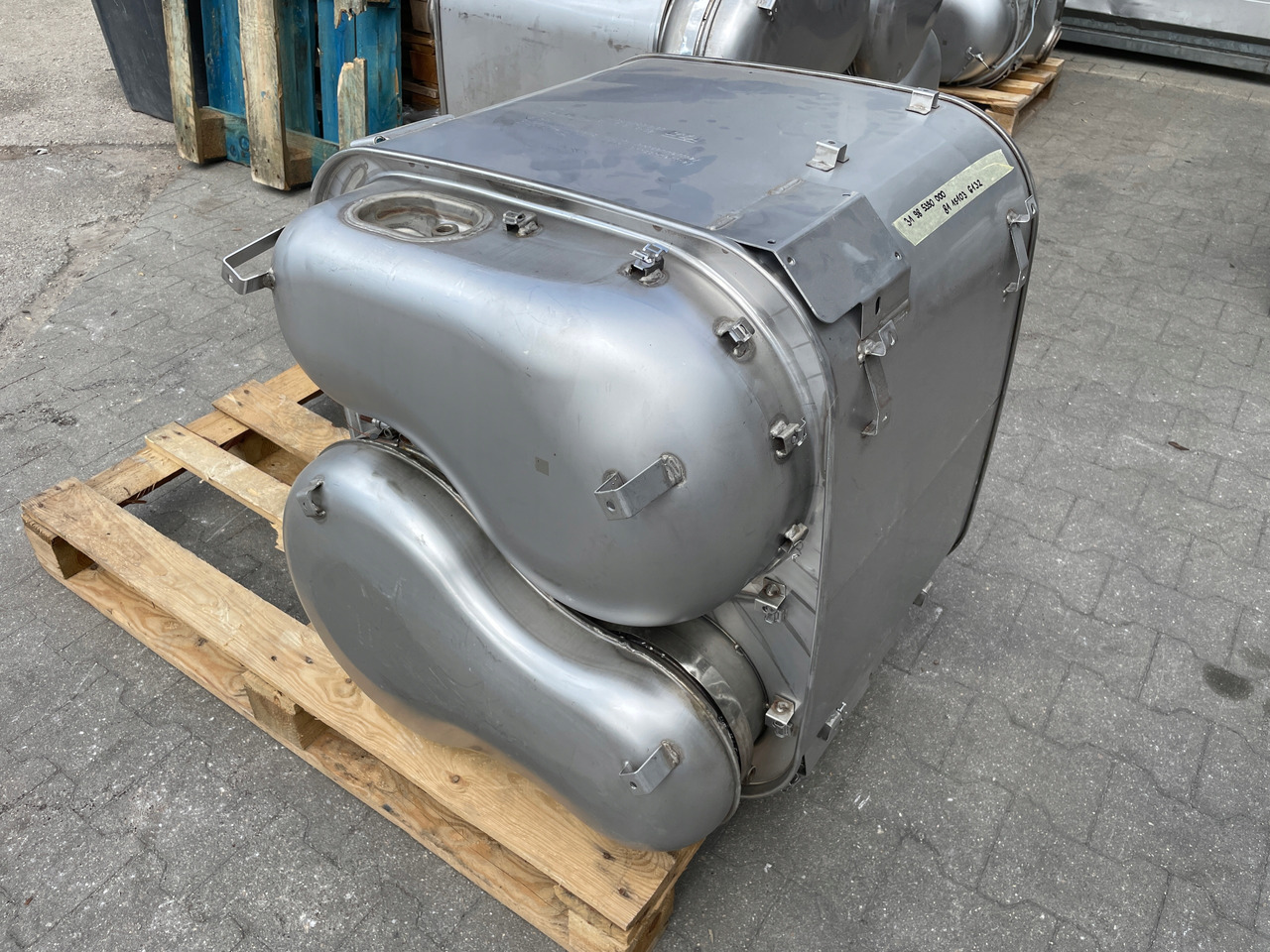 KATALIZATOR MAN TGX TGS EURO 6 DPF TŁUMIK WYDECH 81151036132 - ماسورة العادم - شاحنة: صورة 1 KATALIZATOR MAN TGX TGS EURO 6 DPF TŁUMIK WYDECH 81151036132 - ماسورة العادم - شاحنة: صورة 1