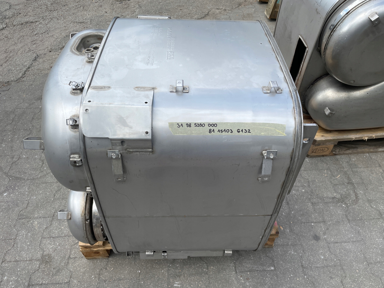 KATALIZATOR MAN TGX TGS EURO 6 DPF TŁUMIK WYDECH 81151036132 - ماسورة العادم - شاحنة: صورة 2 KATALIZATOR MAN TGX TGS EURO 6 DPF TŁUMIK WYDECH 81151036132 - ماسورة العادم - شاحنة: صورة 2