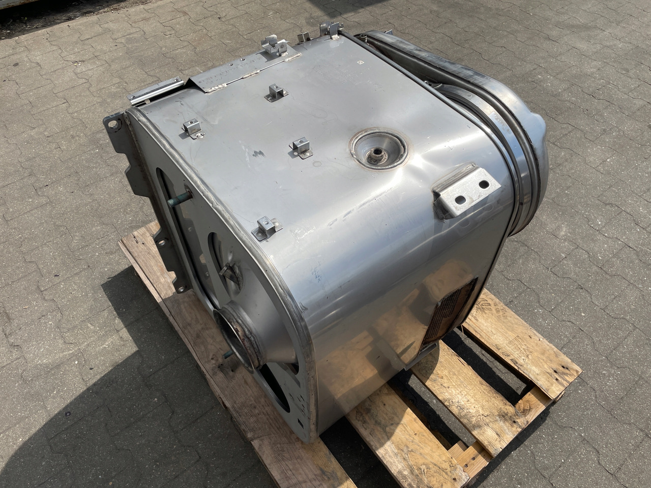 KATALIZATOR MAN TGX TGS EURO 6 DPF TŁUMIK WYDECH 81151036182 - محول حفاز - شاحنة: صورة 4 KATALIZATOR MAN TGX TGS EURO 6 DPF TŁUMIK WYDECH 81151036182 - محول حفاز - شاحنة: صورة 4