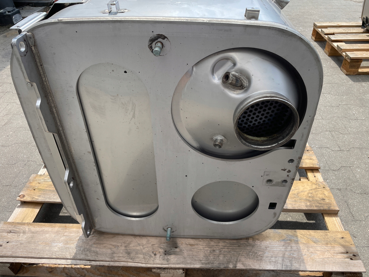 KATALIZATOR MAN TGX TGS EURO 6 DPF TŁUMIK WYDECH 81151036182 - محول حفاز - شاحنة: صورة 5 KATALIZATOR MAN TGX TGS EURO 6 DPF TŁUMIK WYDECH 81151036182 - محول حفاز - شاحنة: صورة 5