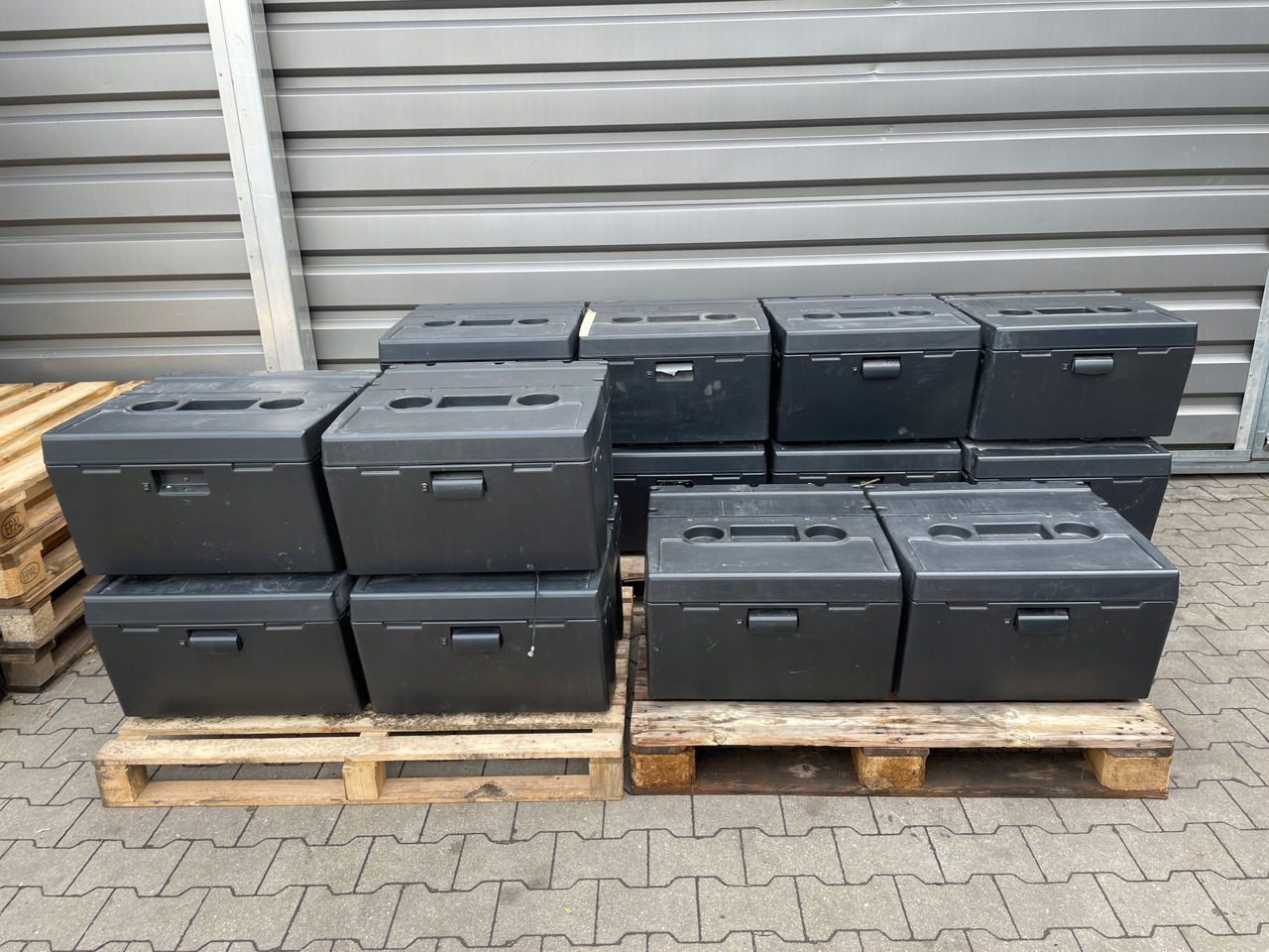 LODÓWKA IVECO HI-WAY HI WAY STRALIS - الكابينة والداخلية - شاحنة: صورة 2 LODÓWKA IVECO HI-WAY HI WAY STRALIS - الكابينة والداخلية - شاحنة: صورة 2