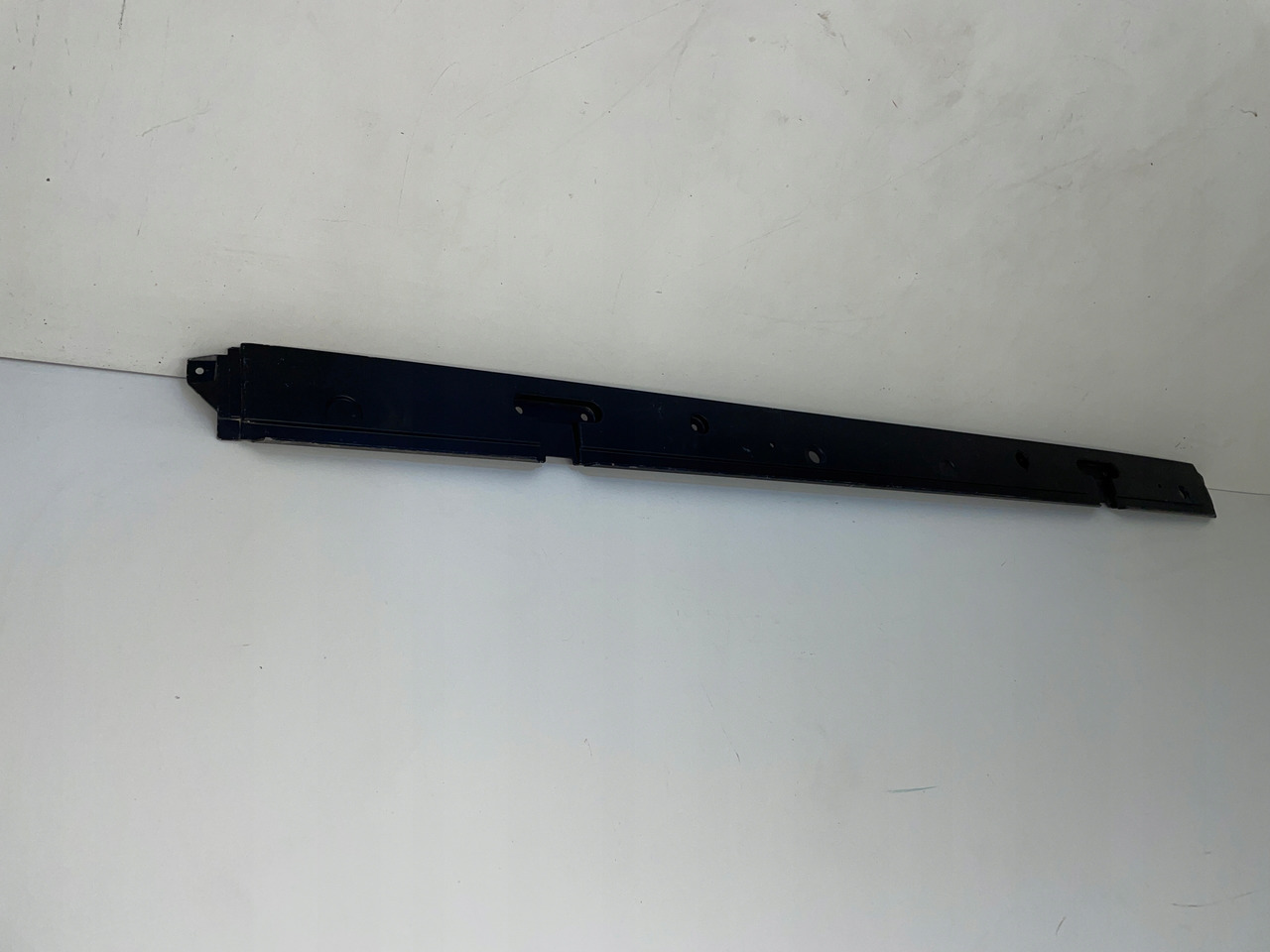 PODSZYBIEMASKOWNICA SZYBY OSŁONA DAF CV 1665944 - الزجاج الأمامي - شاحنة: صورة 3 PODSZYBIEMASKOWNICA SZYBY OSŁONA DAF CV 1665944 - الزجاج الأمامي - شاحنة: صورة 3