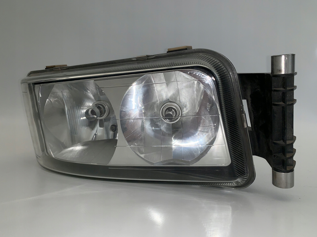 PRAWY REFLEKTOR MAN TGA TGL TGM - المصابيح الأمامية - شاحنة: صورة 1 PRAWY REFLEKTOR MAN TGA TGL TGM - المصابيح الأمامية - شاحنة: صورة 1