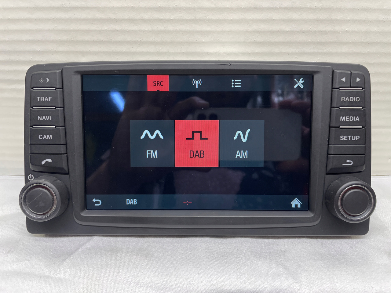 RADIO NAWIGACJA MAN TGS TGX EURO 6 81281006043 WYMIENIONY WYŚWIETLACZ - نظام الملاحة - شاحنة: صورة 1 RADIO NAWIGACJA MAN TGS TGX EURO 6 81281006043 WYMIENIONY WYŚWIETLACZ - نظام الملاحة - شاحنة: صورة 1