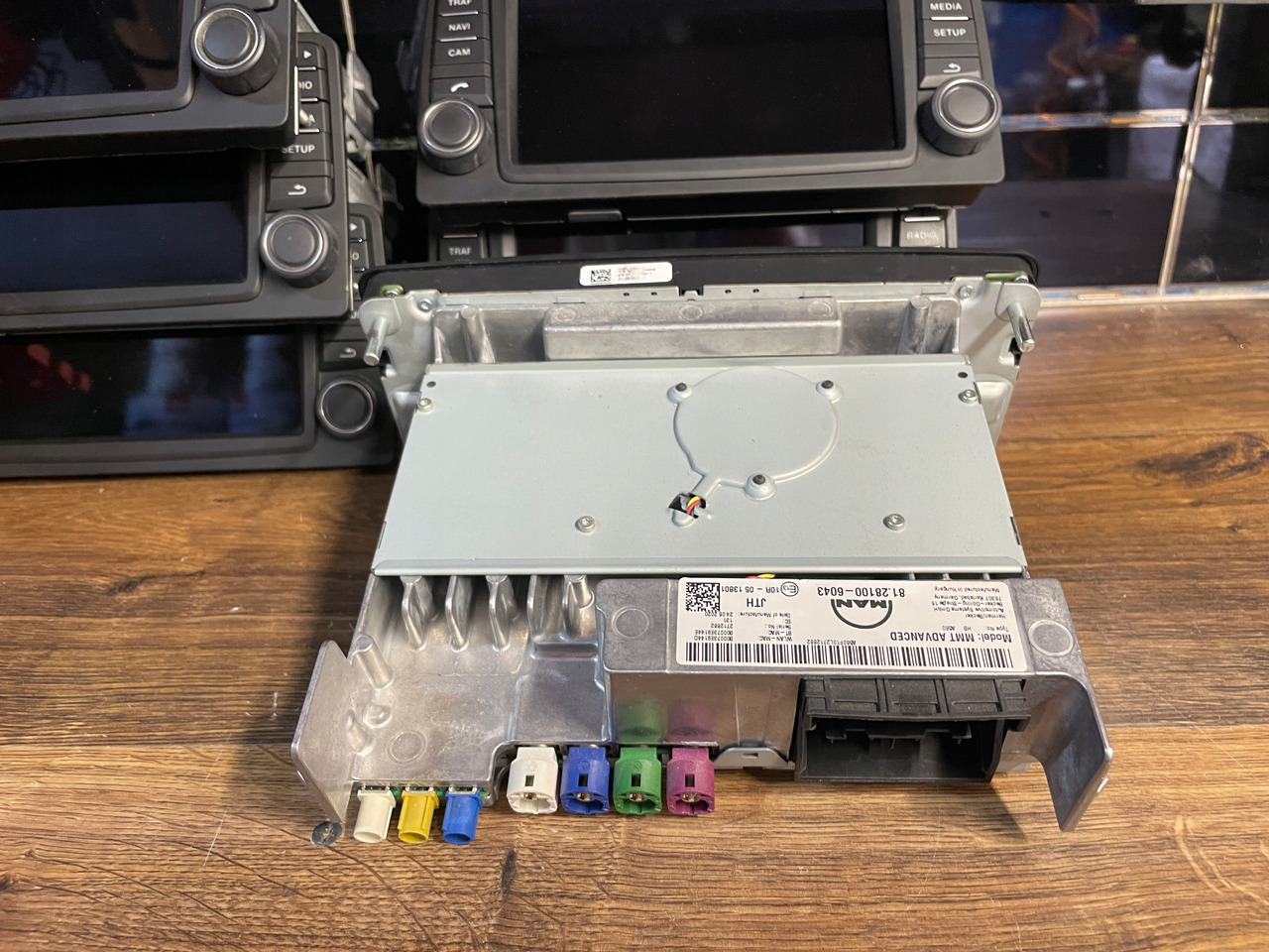 RADIO NAWIGACJA MAN TGS TGX EURO 6 81281006043 WYMIENIONY WYŚWIETLACZ - نظام الملاحة - شاحنة: صورة 5 RADIO NAWIGACJA MAN TGS TGX EURO 6 81281006043 WYMIENIONY WYŚWIETLACZ - نظام الملاحة - شاحنة: صورة 5