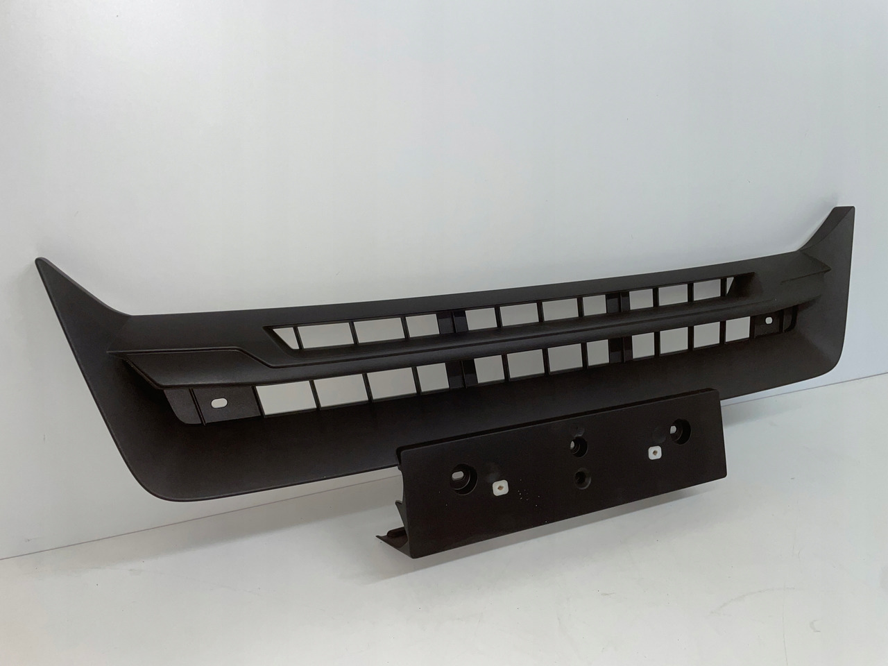 ŚRODKOWY GRILL CHROM ZDERZAKA MAN TGS TG3 TGS 3 ATRAPA 81416146086 - موطئ القدم: صورة 2 ŚRODKOWY GRILL CHROM ZDERZAKA MAN TGS TG3 TGS 3 ATRAPA 81416146086 - موطئ القدم: صورة 2