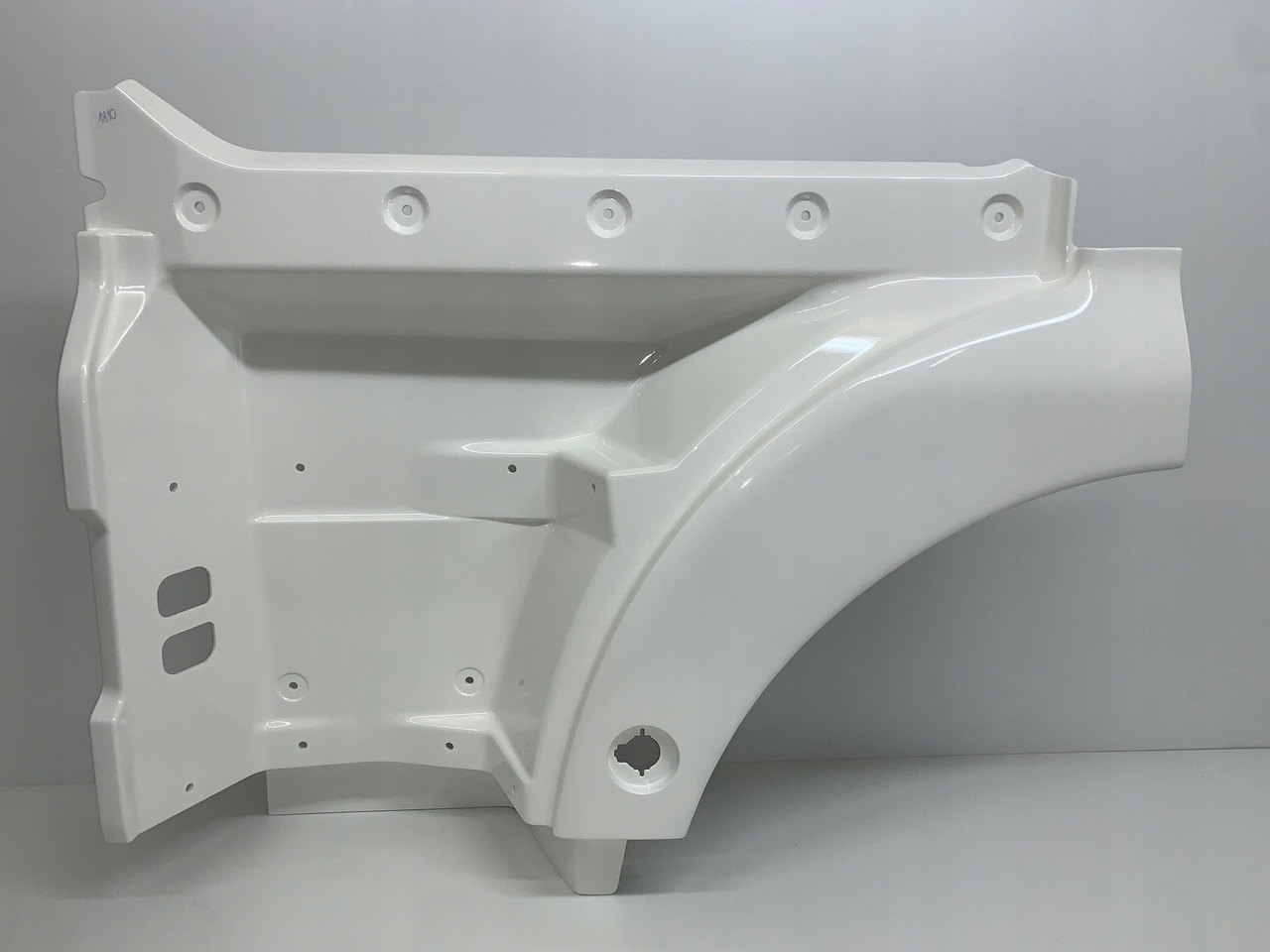 STOPNICA STOPIEŃ MAN TGX EURO 6 RAL 9010 NR 1810 - باب و قطع الغيار - شاحنة: صورة 1 STOPNICA STOPIEŃ MAN TGX EURO 6 RAL 9010 NR 1810 - باب و قطع الغيار - شاحنة: صورة 1