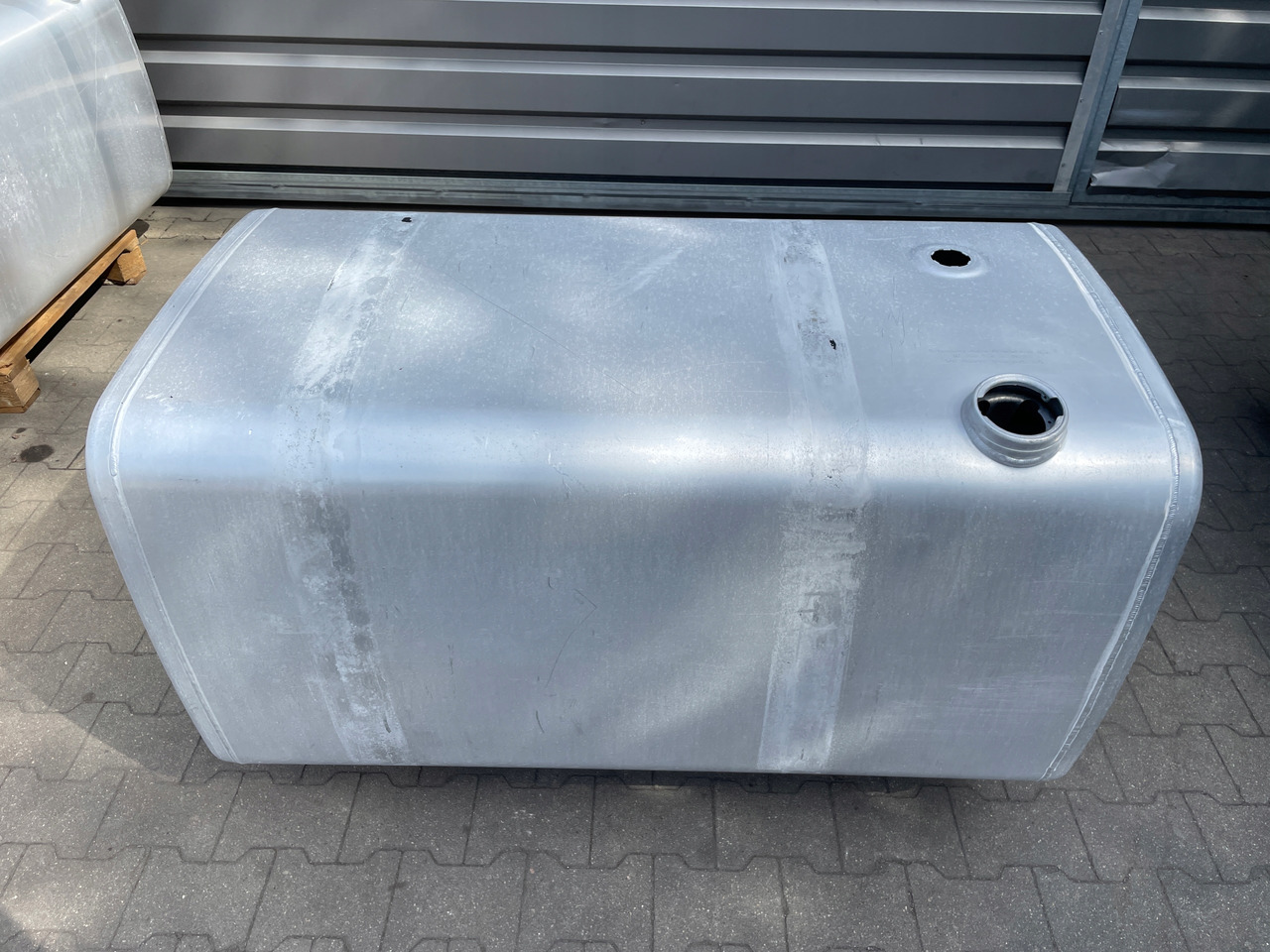 ZBIORNIK PALIWA IVECO STRALIS HI WAY 570 L 029535702 - خزان الوقود - شاحنة: صورة 1 ZBIORNIK PALIWA IVECO STRALIS HI WAY 570 L 029535702 - خزان الوقود - شاحنة: صورة 1