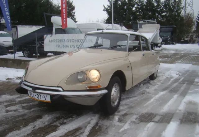 Citroën DS - سيدان: صورة 1 Citroën DS - سيدان: صورة 1