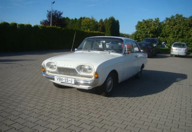 Ford Taunus - سيارة: صورة 1 Ford Taunus - سيارة: صورة 1