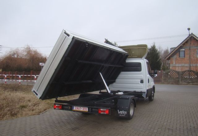 Iveco DAILY 35 C 15 3.5T 4.60M 3.5T NA HAKU CLIMATRONIC - قلاب صغير: صورة 5 Iveco DAILY 35 C 15 3.5T 4.60M 3.5T NA HAKU CLIMATRONIC - قلاب صغير: صورة 5