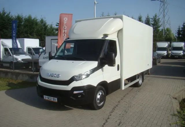 Iveco DAILY 40 C 15 3.0TDI 3.5T DMC WINDA 1000KG1000KG - شاحنة بصندوق مغلق: صورة 1 Iveco DAILY 40 C 15 3.0TDI 3.5T DMC WINDA 1000KG1000KG - شاحنة بصندوق مغلق: صورة 1