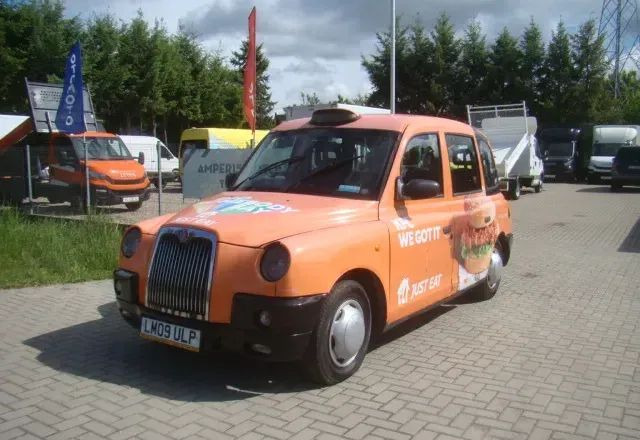 LTI Inny - سيدان: صورة 1 LTI Inny - سيدان: صورة 1