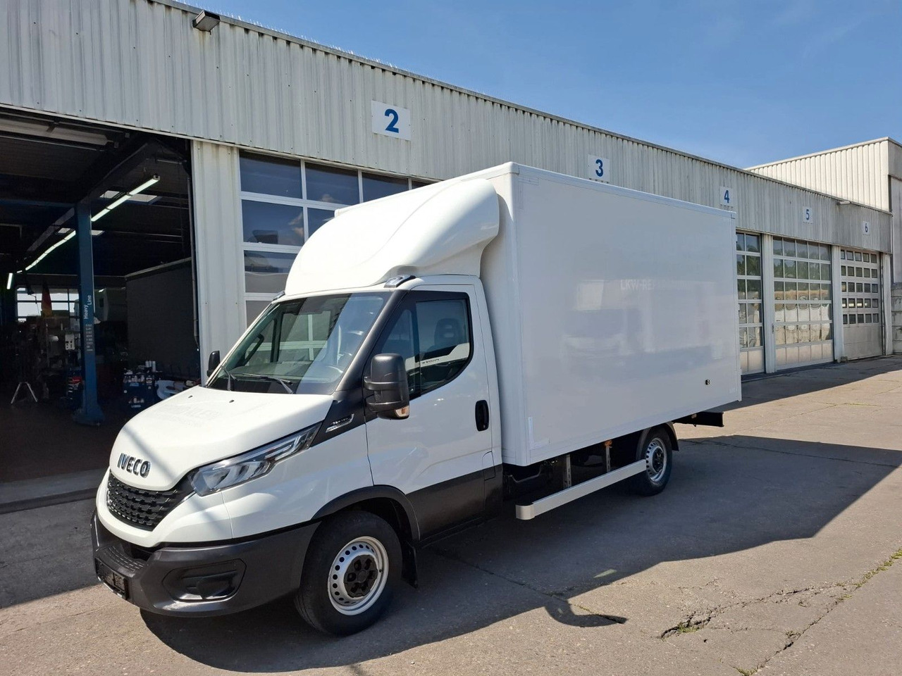 Iveco 35-160P/A8, Klima, HiMatik, LED, Luft, - شاحنة بصندوق مغلق: صورة 1 Iveco 35-160P/A8, Klima, HiMatik, LED, Luft, - شاحنة بصندوق مغلق: صورة 1