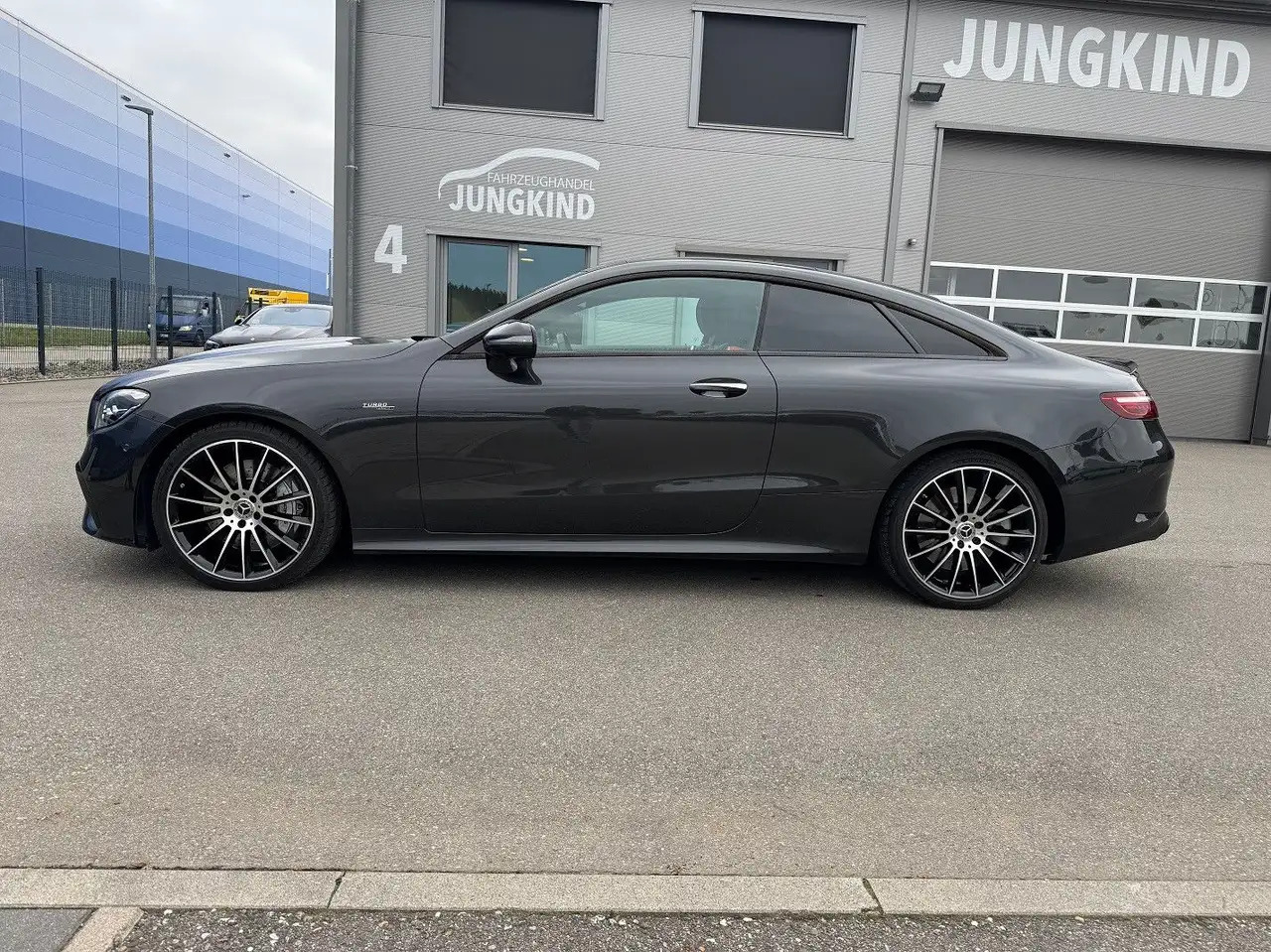 Mercedes-Benz E 53 AMG E -Klasse Coupe E 53 AMG 4Matic - كوبيه: صورة 3 Mercedes-Benz E 53 AMG E -Klasse Coupe E 53 AMG 4Matic - كوبيه: صورة 3