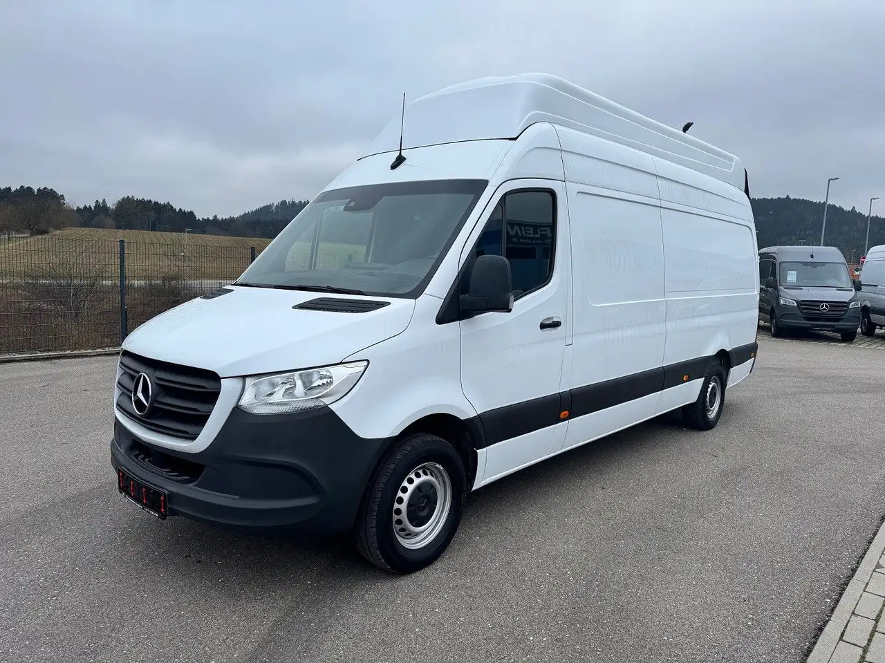 Mercedes-Benz Sprinter 316 CDI Maxi Lang Extrahoch XXL Klima M - فان: صورة 1 Mercedes-Benz Sprinter 316 CDI Maxi Lang Extrahoch XXL Klima M - فان: صورة 1