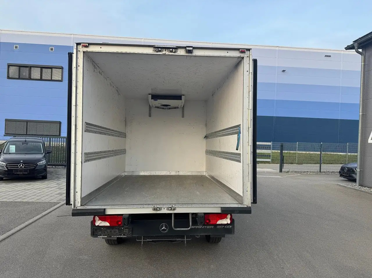 Mercedes-Benz Sprinter 317 CDI Lang Tiefkühlkoffer Carrier - شاحنة توصيل مبردة: صورة 5 Mercedes-Benz Sprinter 317 CDI Lang Tiefkühlkoffer Carrier - شاحنة توصيل مبردة: صورة 5