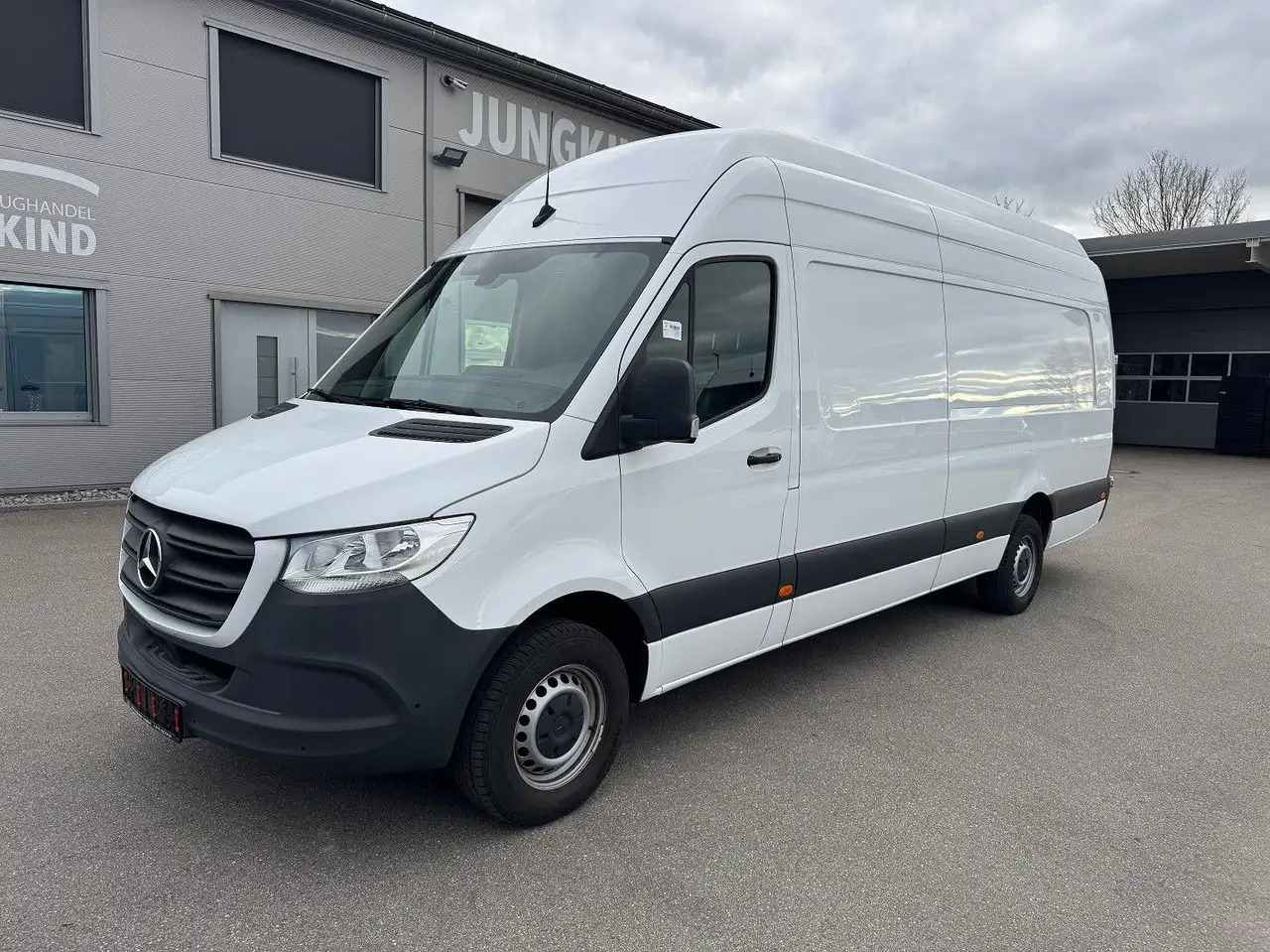 Mercedes-Benz Sprinter 317 CDI Maxi Lang Extralang XXL MBUX - فان: صورة 1 Mercedes-Benz Sprinter 317 CDI Maxi Lang Extralang XXL MBUX - فان: صورة 1