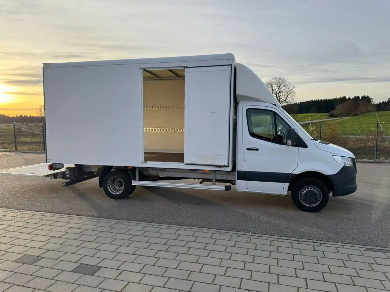 Mercedes-Benz Sprinter 516 CDI Maxi Koffer LBW AHK Klima - شاحنة بصندوق مغلق: صورة 4 Mercedes-Benz Sprinter 516 CDI Maxi Koffer LBW AHK Klima - شاحنة بصندوق مغلق: صورة 4