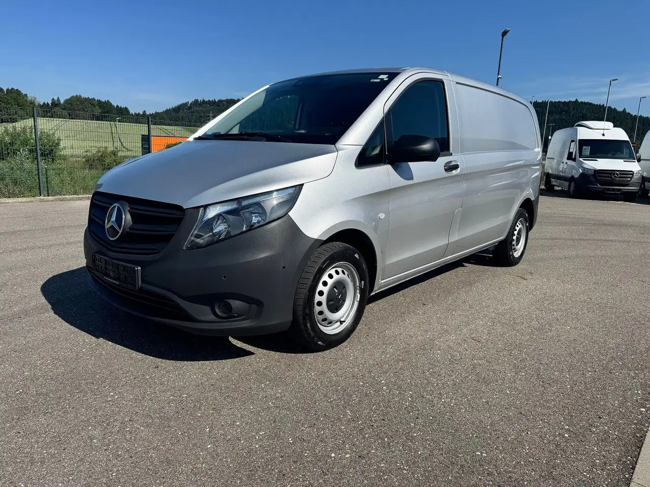 Mercedes-Benz Vito 114 CDI Kompakt Silber Bott - فان: صورة 1 Mercedes-Benz Vito 114 CDI Kompakt Silber Bott - فان: صورة 1