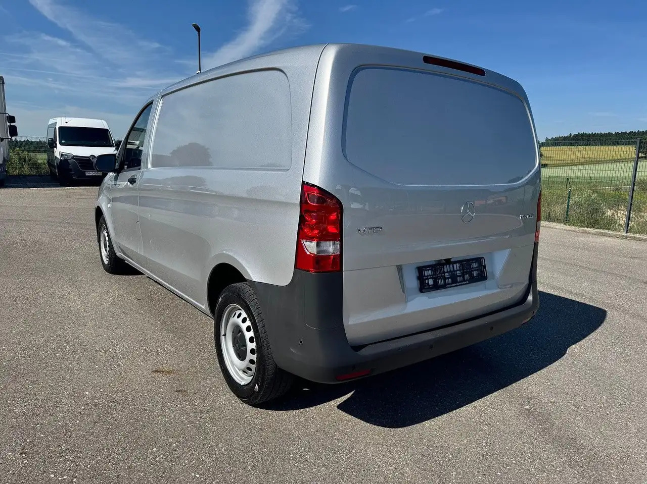 Mercedes-Benz Vito 114 CDI Kompakt Silber Bott - فان: صورة 5 Mercedes-Benz Vito 114 CDI Kompakt Silber Bott - فان: صورة 5