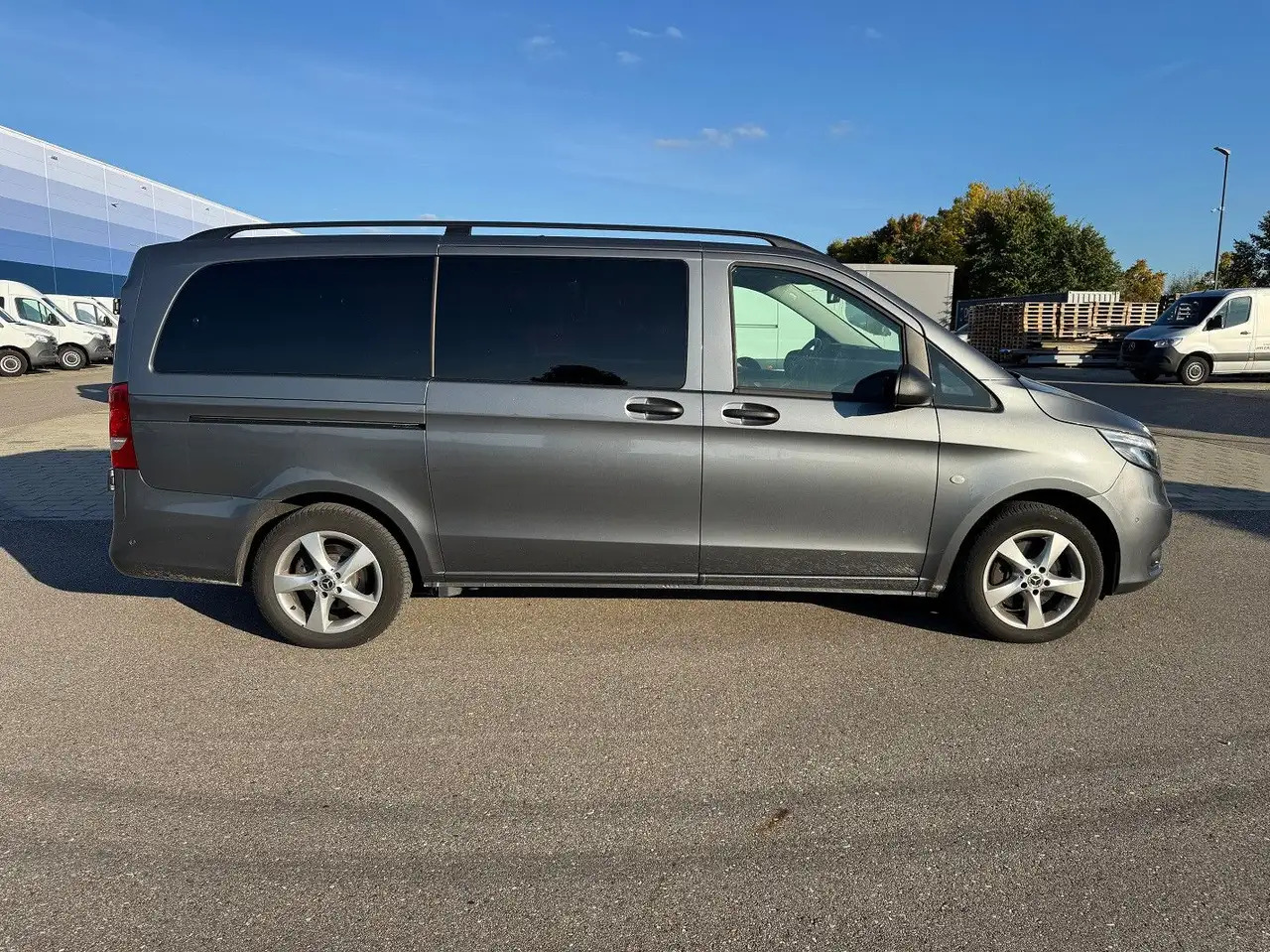 Mercedes-Benz Vito Tourer 119 CDI Edition 4x4 Lang - سيارة: صورة 4 Mercedes-Benz Vito Tourer 119 CDI Edition 4x4 Lang - سيارة: صورة 4