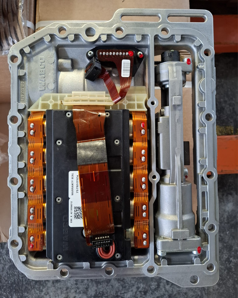 ASTRONIC ZF - علبة التروس و قطع الغيار - شاحنة: صورة 1 ASTRONIC ZF - علبة التروس و قطع الغيار - شاحنة: صورة 1