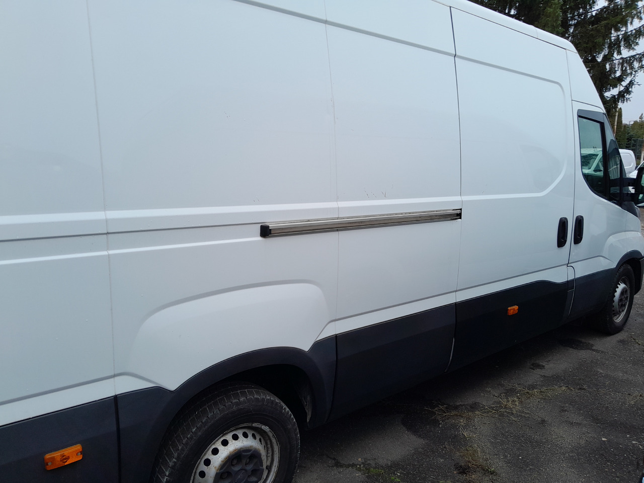 IVECO Daily 35S14 - شاحنة بصندوق مغلق: صورة 4 IVECO Daily 35S14 - شاحنة بصندوق مغلق: صورة 4