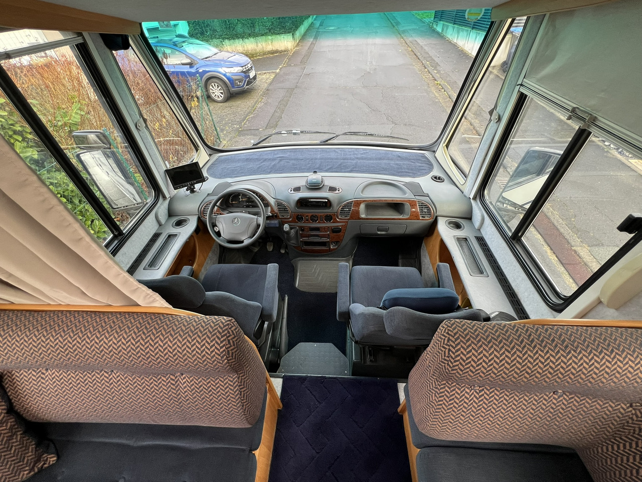 CONCORDE Charisma 750 G Mercedes 416 CDI - موتر هوم متكامل: صورة 5 CONCORDE Charisma 750 G Mercedes 416 CDI - موتر هوم متكامل: صورة 5