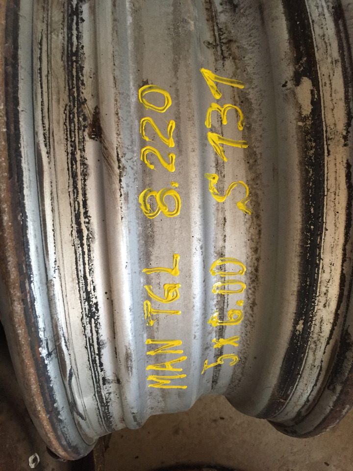 Gebrauchte Felgen 5 J x 6,00 für Reifengröße 215 x 75 x 17,5, Artikel - Nr. : 99.99999 - 9999 - الجنوط - شاحنة: صورة 1 Gebrauchte Felgen 5 J x 6,00 für Reifengröße 215 x 75 x 17,5, Artikel - Nr. : 99.99999 - 9999 - الجنوط - شاحنة: صورة 1