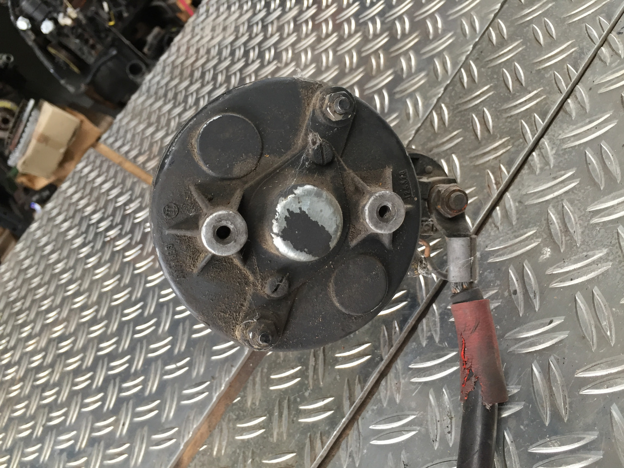 Gebrauchter Anlasser Magirus Deutz, Motor Typ 5 L912, Artikel - Nr. : 0 001 368 001 - بادئ التشغيل - شاحنة: صورة 4 Gebrauchter Anlasser Magirus Deutz, Motor Typ 5 L912, Artikel - Nr. : 0 001 368 001 - بادئ التشغيل - شاحنة: صورة 4