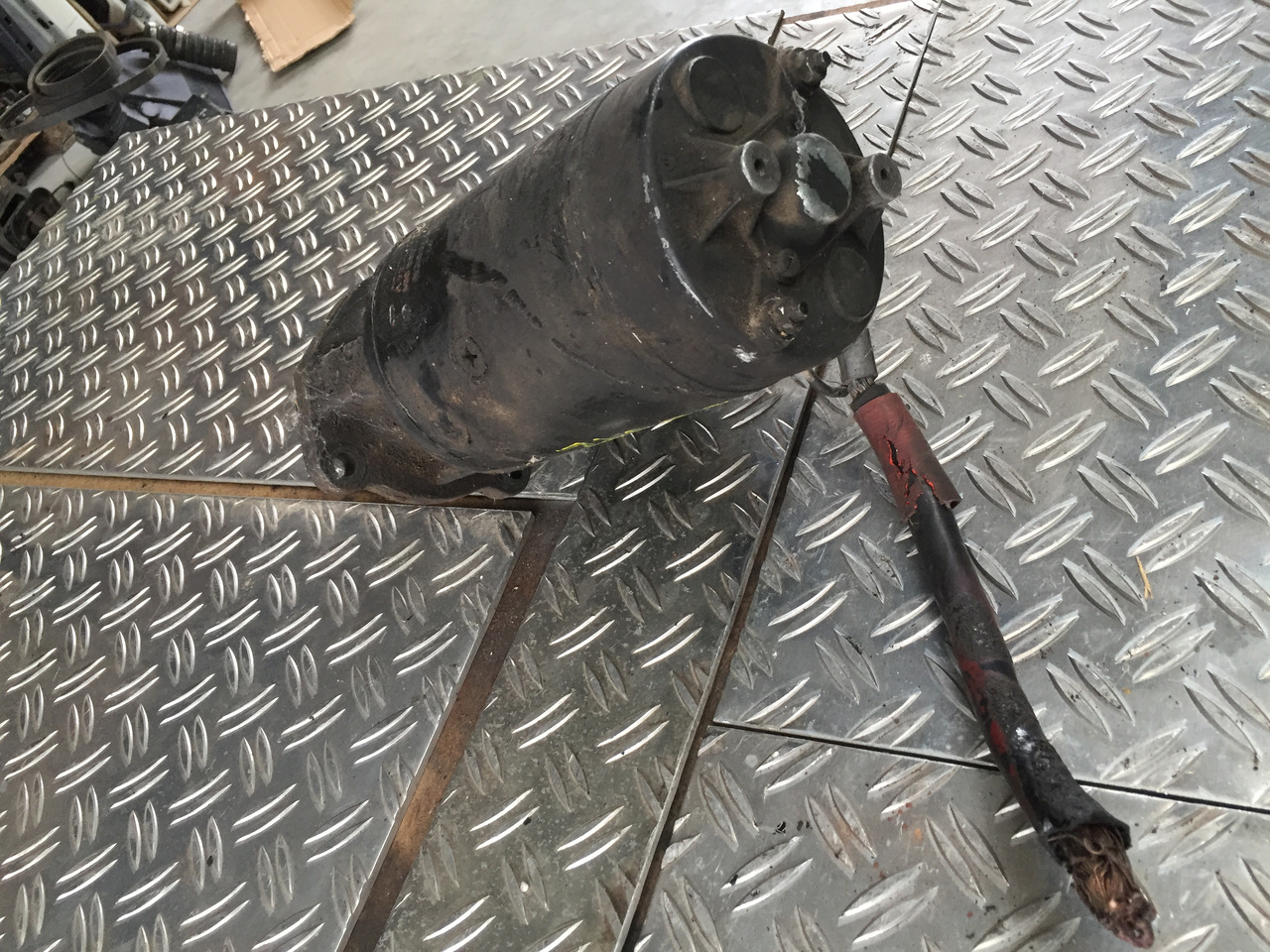 Gebrauchter Anlasser Magirus Deutz, Motor Typ 5 L912, Artikel - Nr. : 0 001 368 001 - بادئ التشغيل - شاحنة: صورة 5 Gebrauchter Anlasser Magirus Deutz, Motor Typ 5 L912, Artikel - Nr. : 0 001 368 001 - بادئ التشغيل - شاحنة: صورة 5