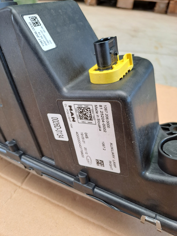 Neuwertiger Nebelscheinwerfer MAN TG3 rechts, Artikel - Nr. : 81.25204 - 0002 / 0001 - مصابيح الضباب - شاحنة: صورة 3 Neuwertiger Nebelscheinwerfer MAN TG3 rechts, Artikel - Nr. : 81.25204 - 0002 / 0001 - مصابيح الضباب - شاحنة: صورة 3