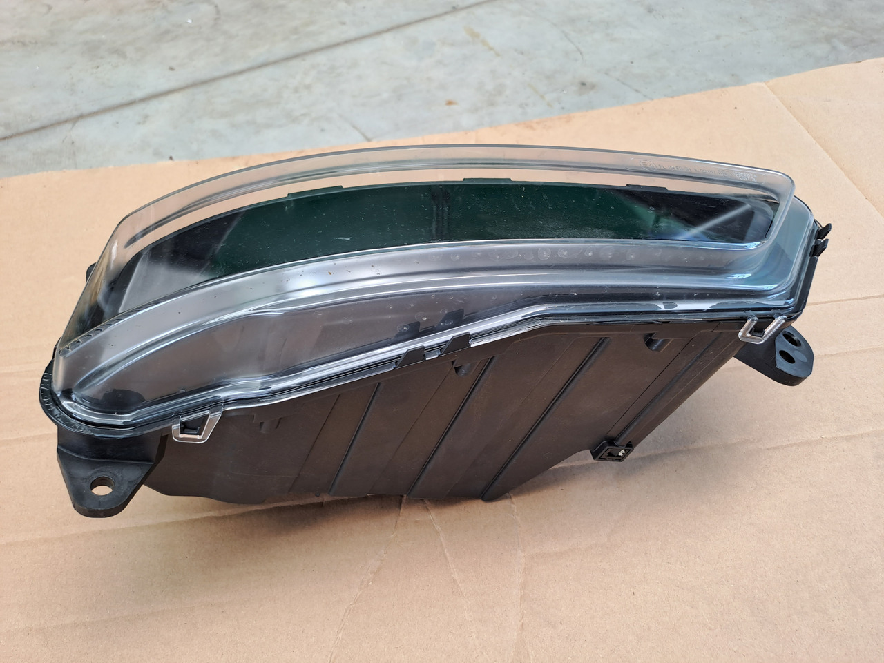 مصابيح الضباب - شاحنة Neuwertiger Nebelscheinwerfer MAN TG3 rechts, Artikel - Nr. : 81.25204 - 0002 / 0001: صورة 7 مصابيح الضباب - شاحنة Neuwertiger Nebelscheinwerfer MAN TG3 rechts, Artikel - Nr. : 81.25204 - 0002 / 0001: صورة 7