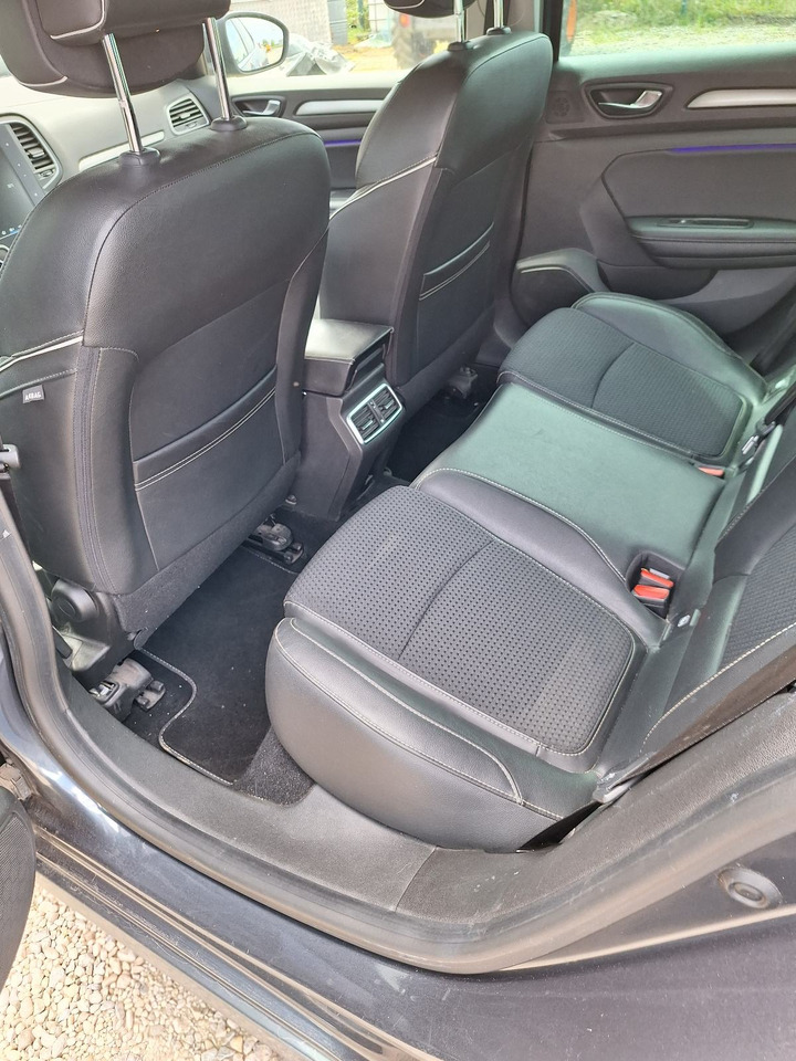 Renault Megane Blue dCi 95, zamjena - سيدان: صورة 5 Renault Megane Blue dCi 95, zamjena - سيدان: صورة 5