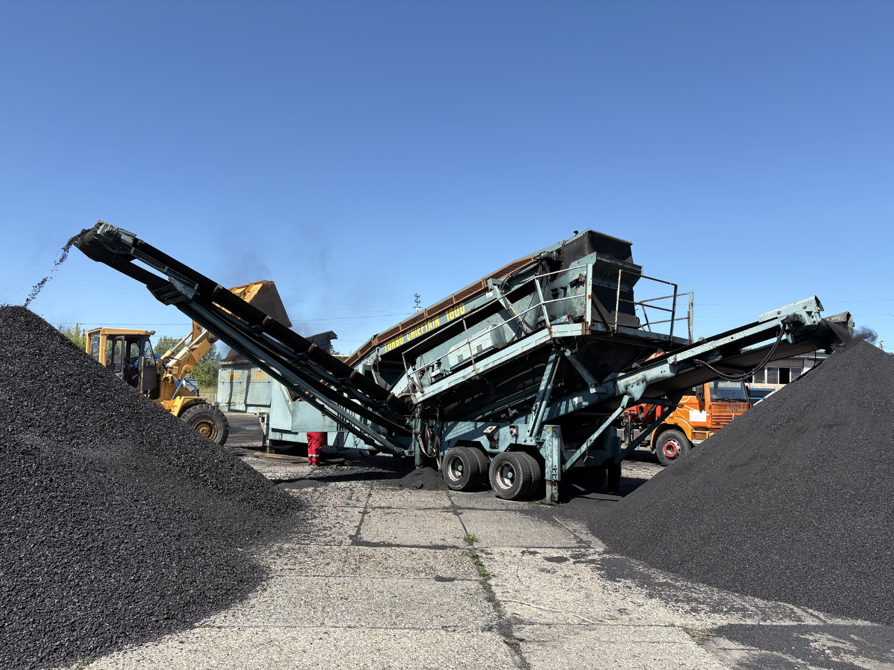 POWERSCREEN Turbo Chieftain 1600 - آلة فرز: صورة 3 POWERSCREEN Turbo Chieftain 1600 - آلة فرز: صورة 3