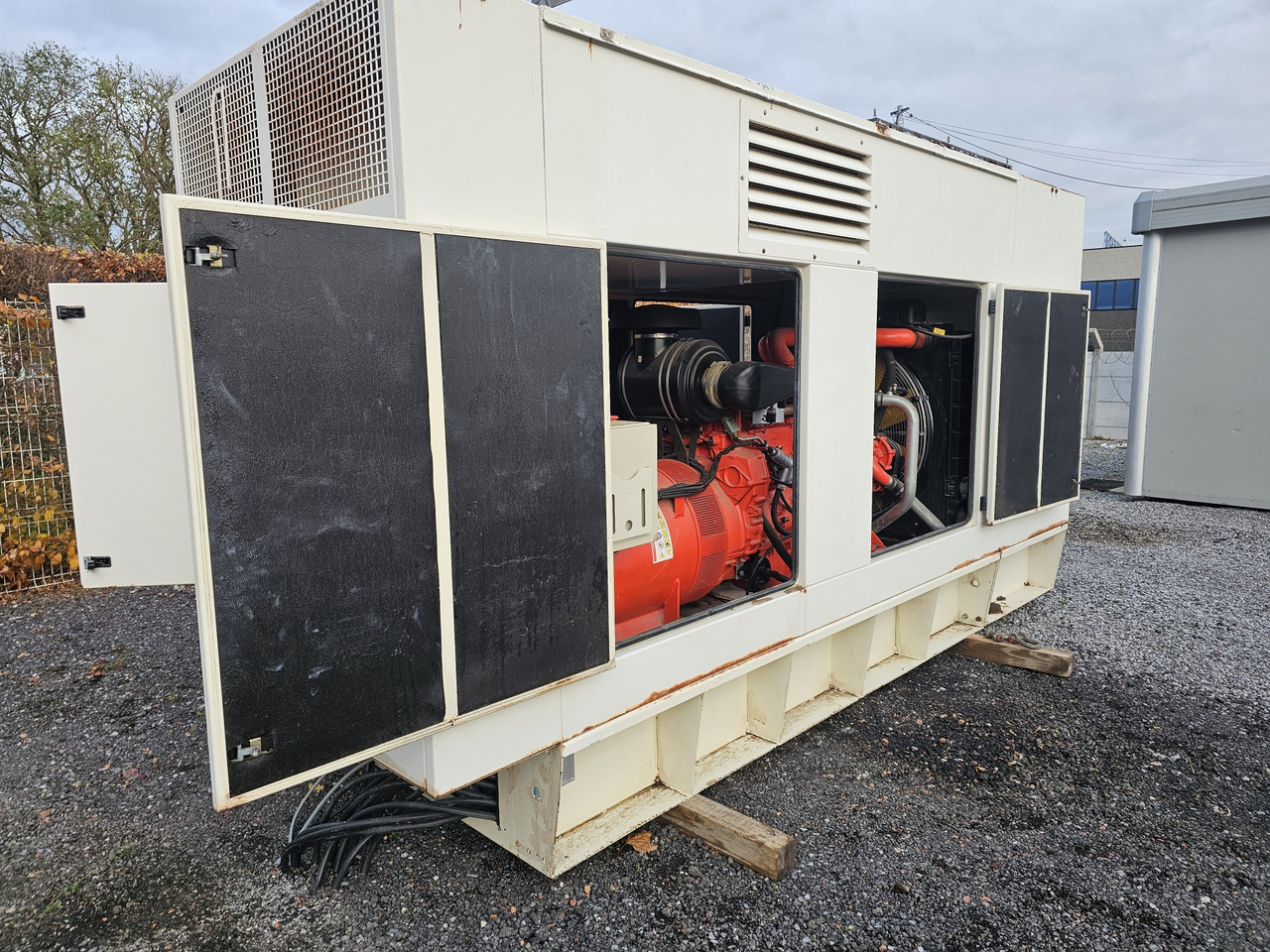 SCANIA 400KVA - مجموعة المولد: صورة 1 SCANIA 400KVA - مجموعة المولد: صورة 1