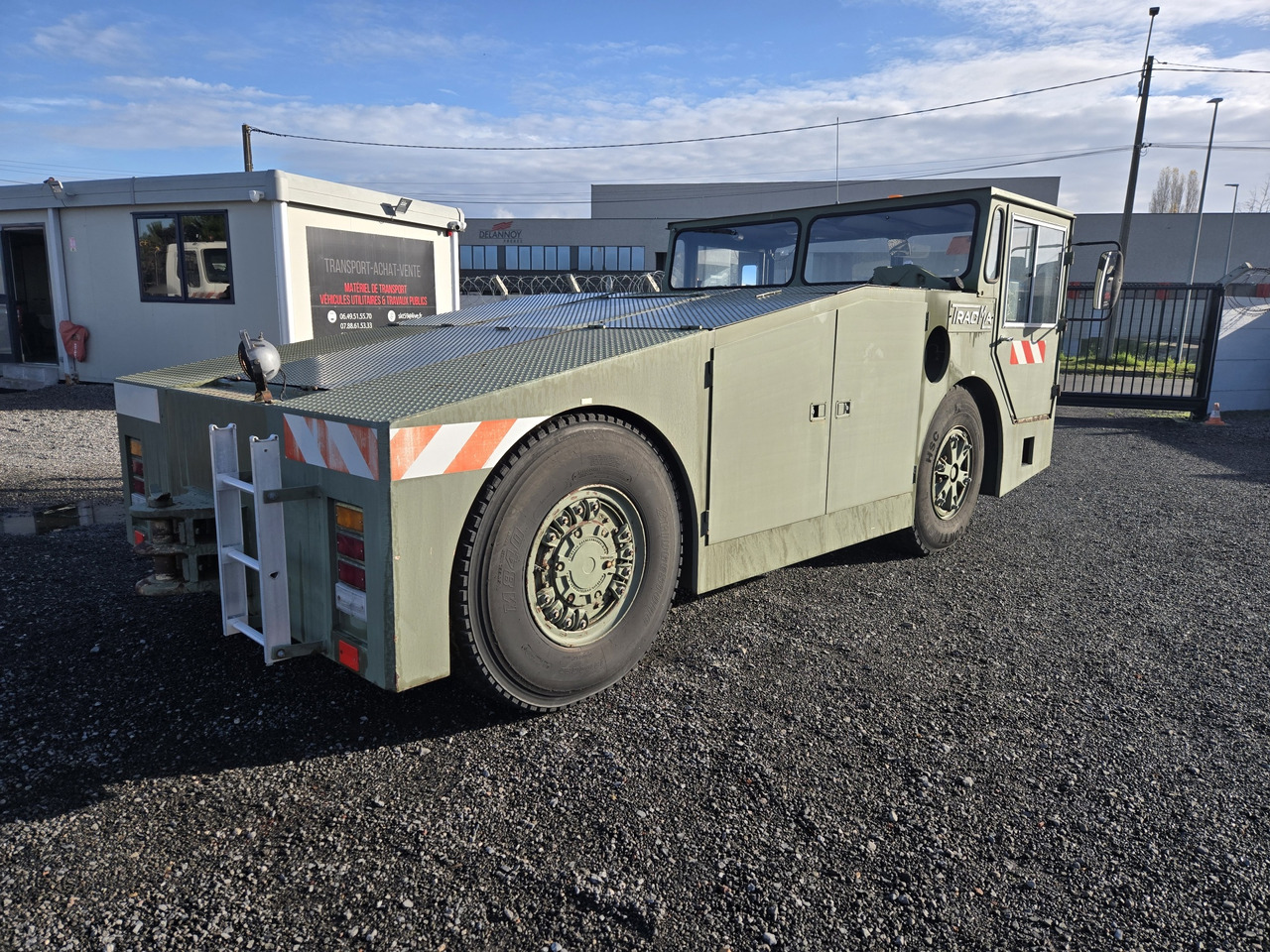 Tracma TD18000 - جرارات الطائرات: صورة 4 Tracma TD18000 - جرارات الطائرات: صورة 4