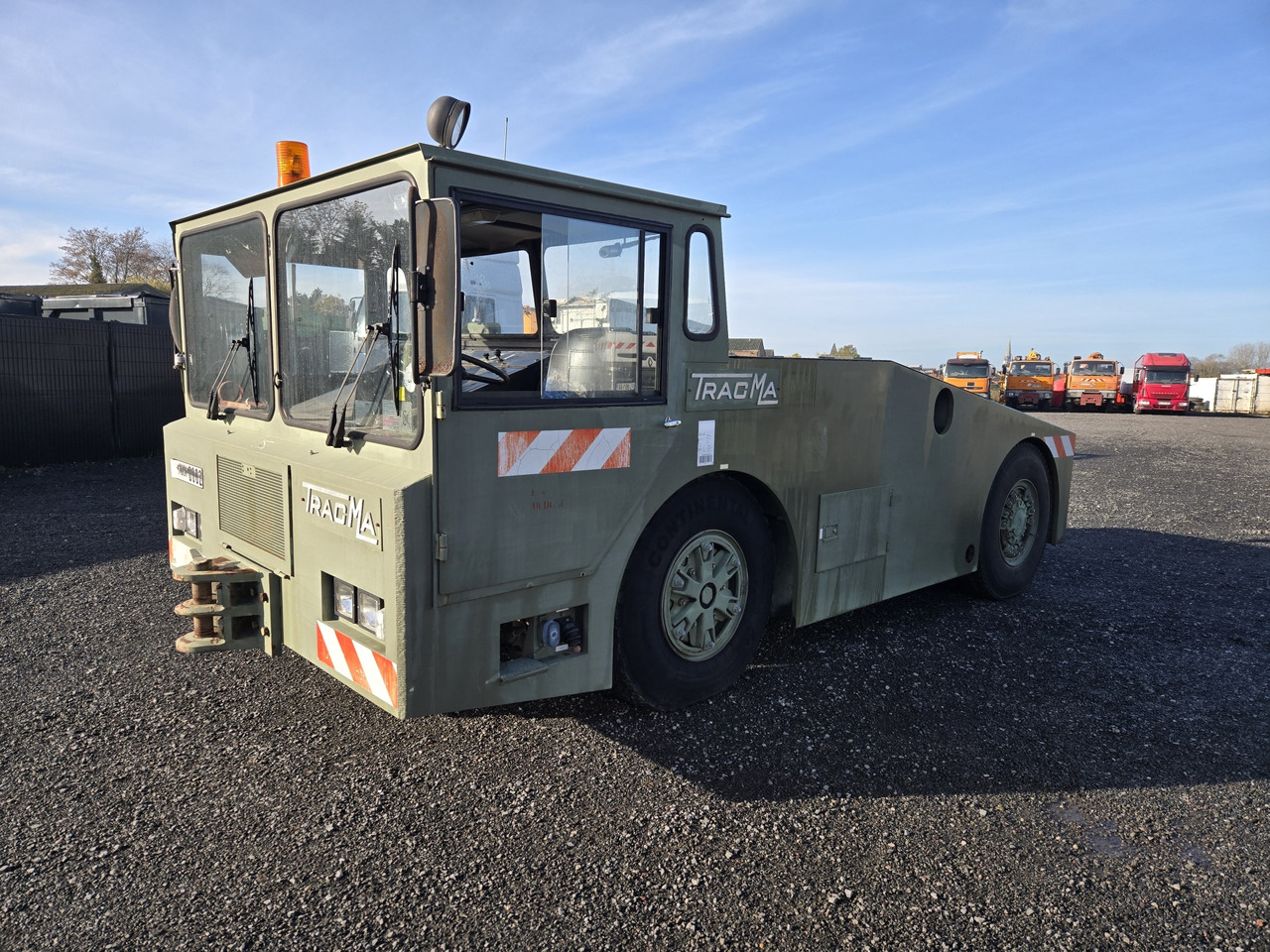 Tracma TD18000 - جرارات الطائرات: صورة 1 Tracma TD18000 - جرارات الطائرات: صورة 1