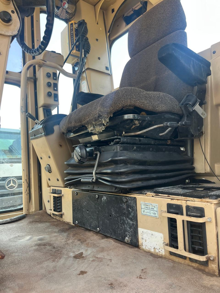 ماكينة تسوية CATERPILLAR 140H: صورة 13