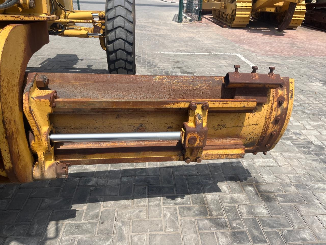 ماكينة تسوية CATERPILLAR 140H: صورة 27