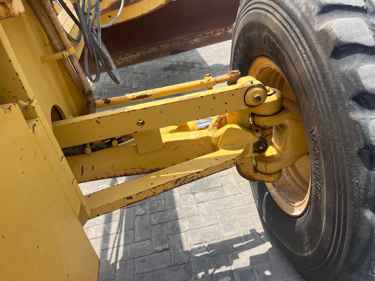 ماكينة تسوية CATERPILLAR 140H: صورة 41