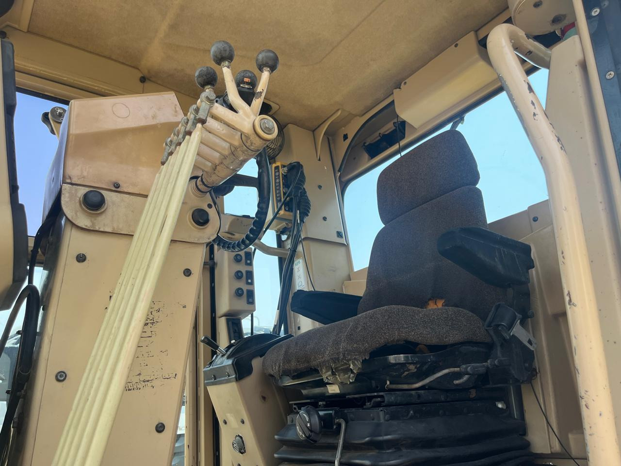 ماكينة تسوية CATERPILLAR 140H: صورة 18