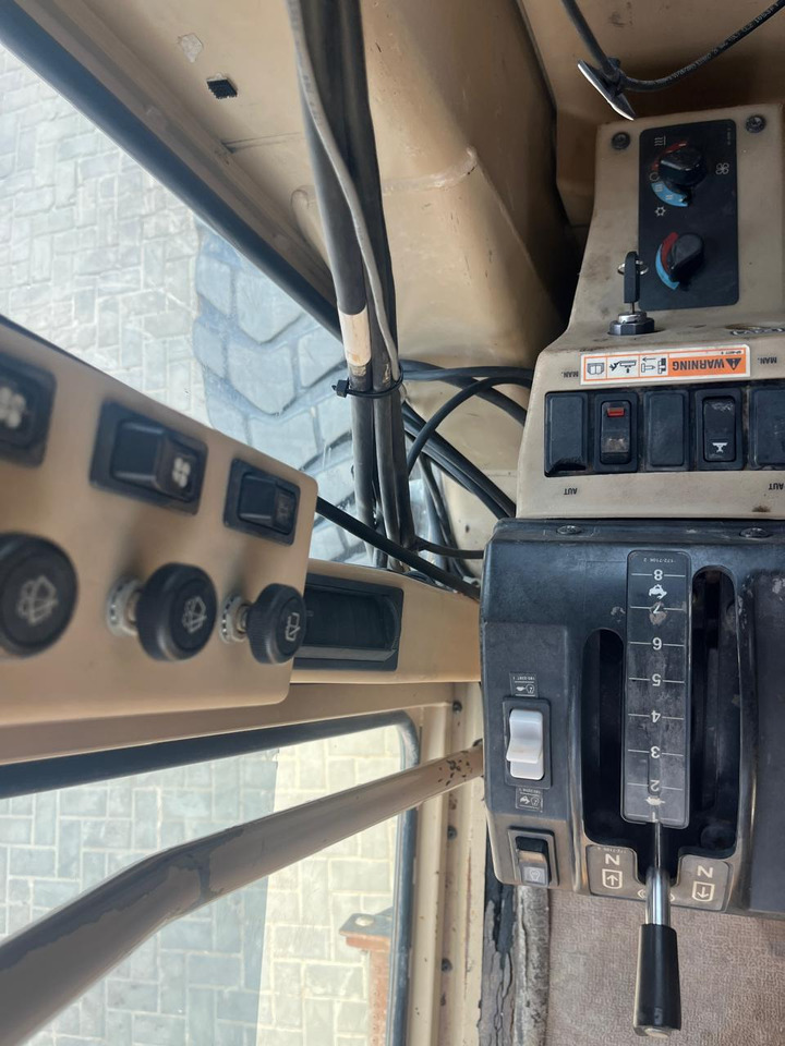 ماكينة تسوية CATERPILLAR 140H: صورة 14