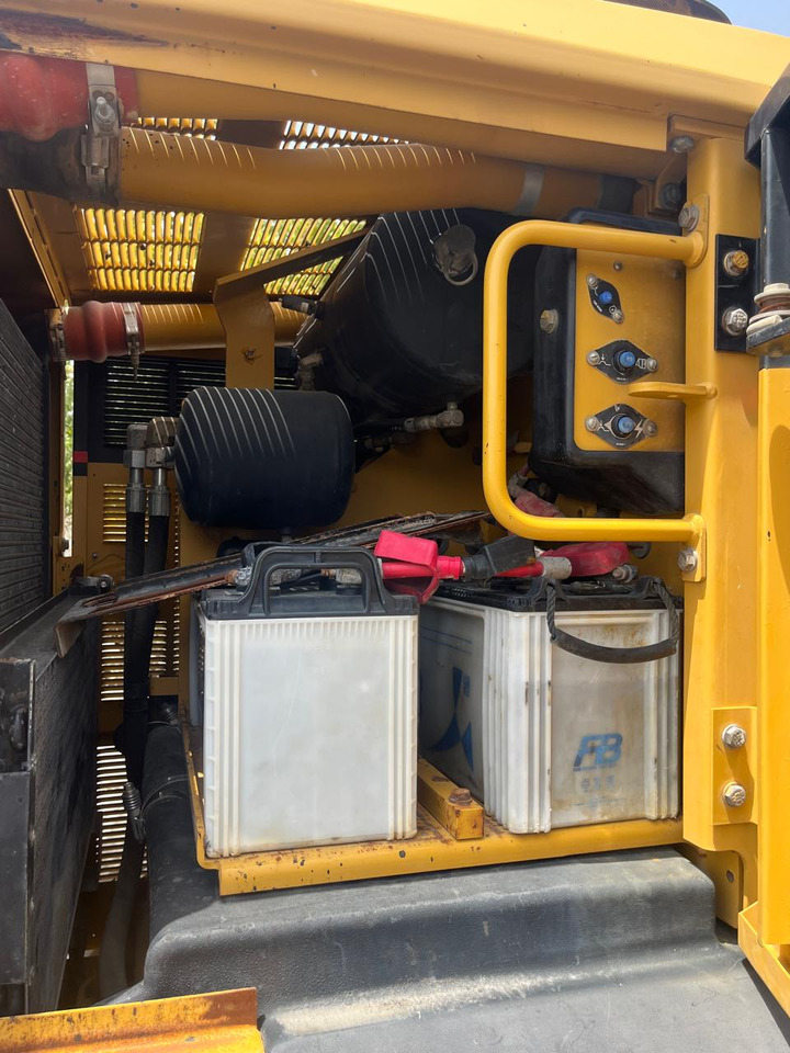 ماكينة تسوية CATERPILLAR 140H: صورة 6