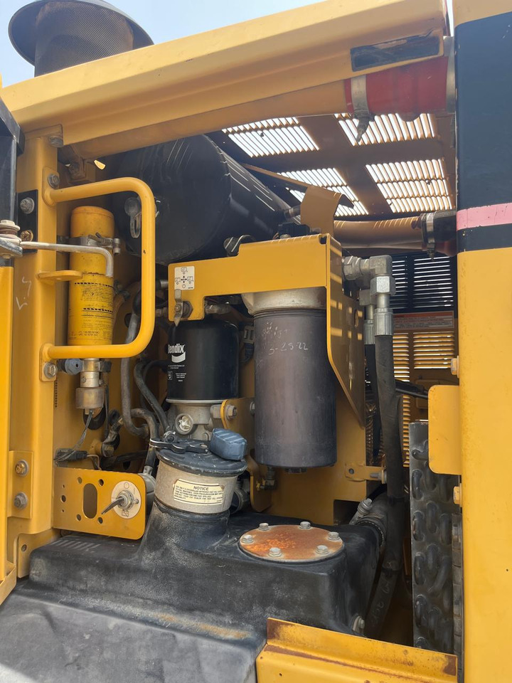 ماكينة تسوية CATERPILLAR 140H: صورة 8