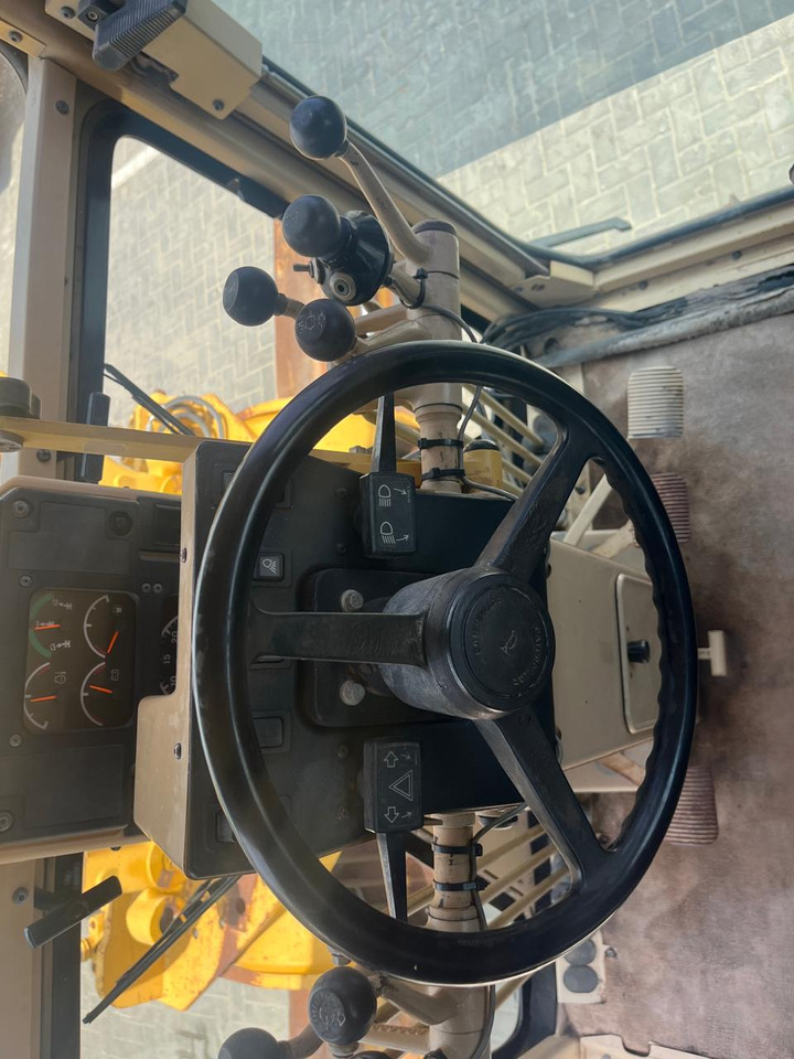 ماكينة تسوية CATERPILLAR 140H: صورة 15