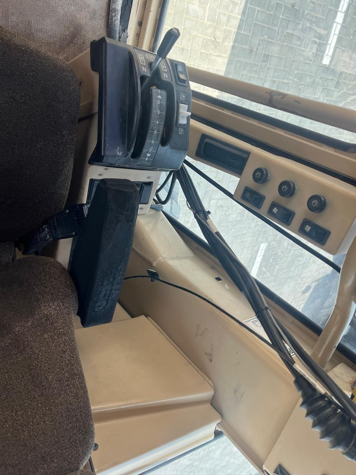 ماكينة تسوية CATERPILLAR 140H: صورة 17